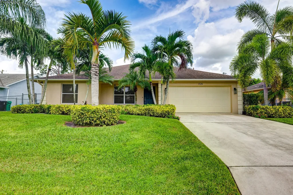 1725 SW Haylake Avenue Port St Lucie FL 34953