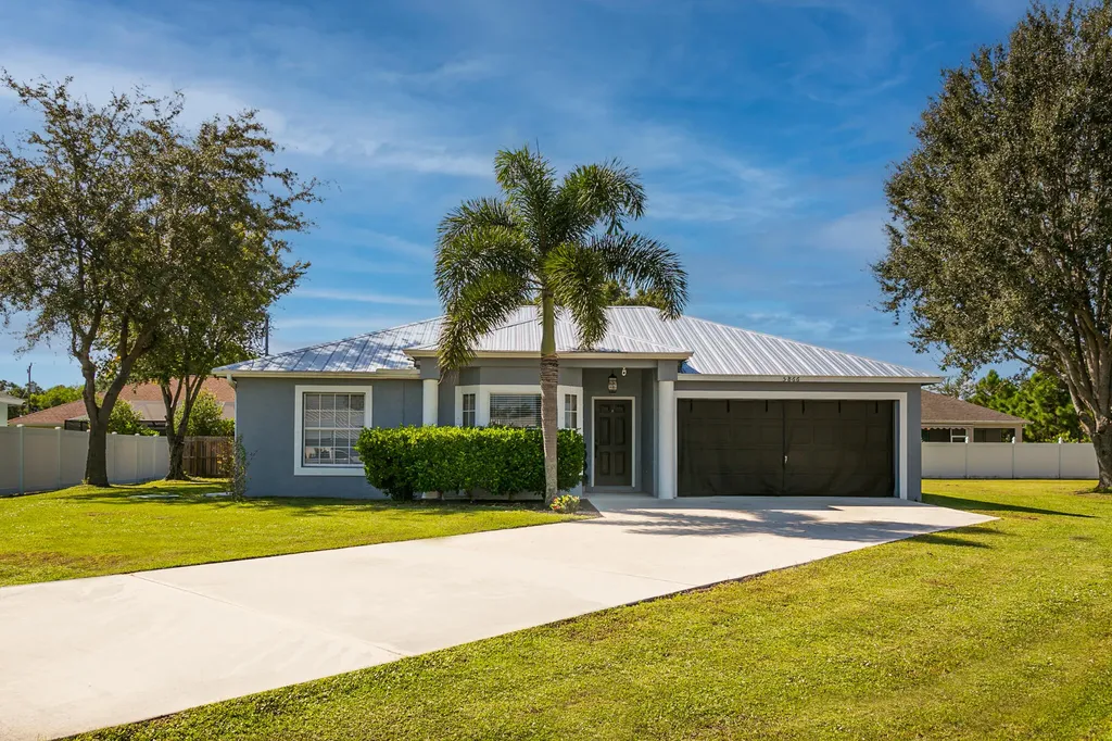 5866 NW Adger Court Port St Lucie FL 34986