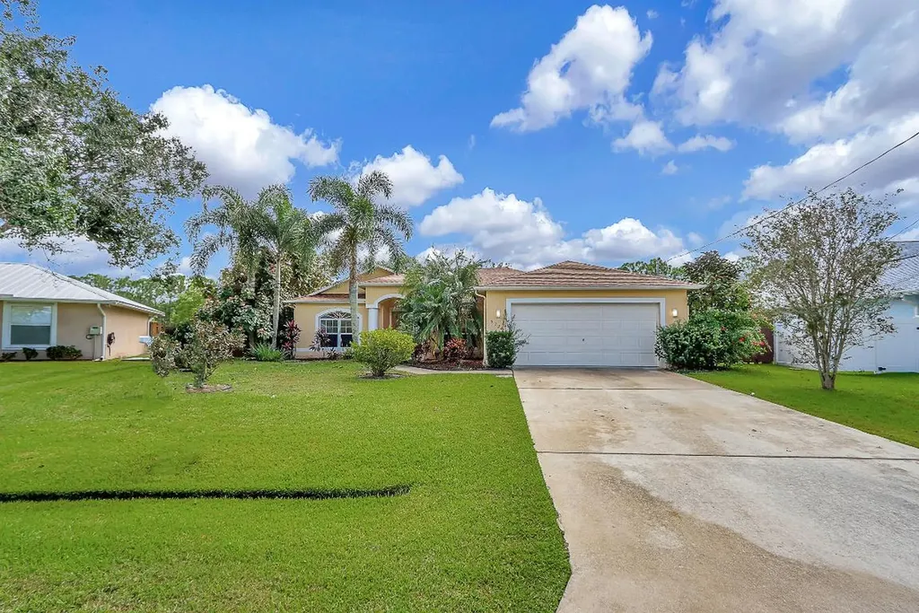 5924 NW Brenda Circle Port St Lucie FL 34986