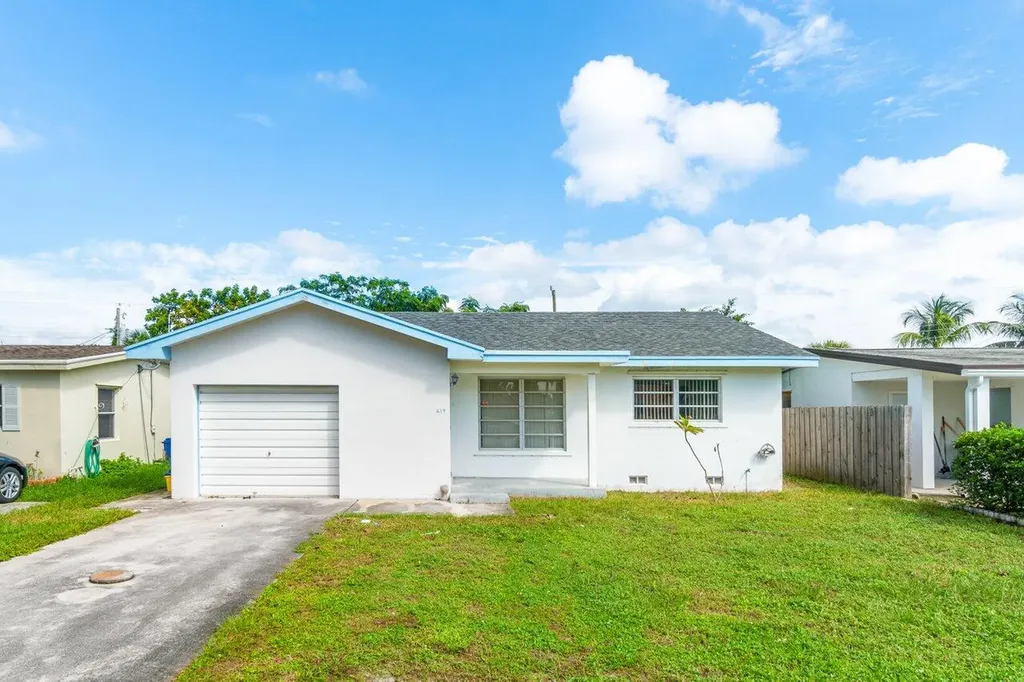 619 W Bloxham Street Lantana FL 33462