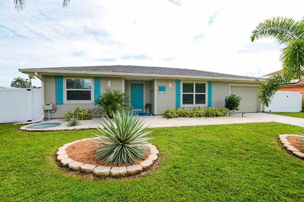 144 SW Donna Terrace Port St Lucie FL 34984
