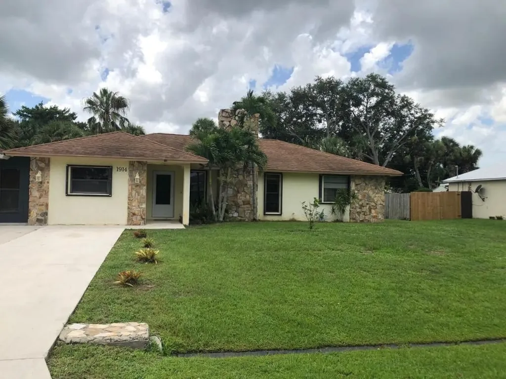 1914 SW Flower Lane Port St Lucie FL 34953
