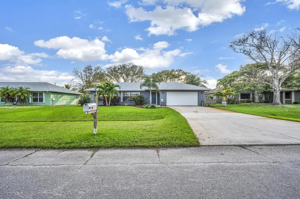 834 SE Roulette Lane Port St Lucie FL 34983