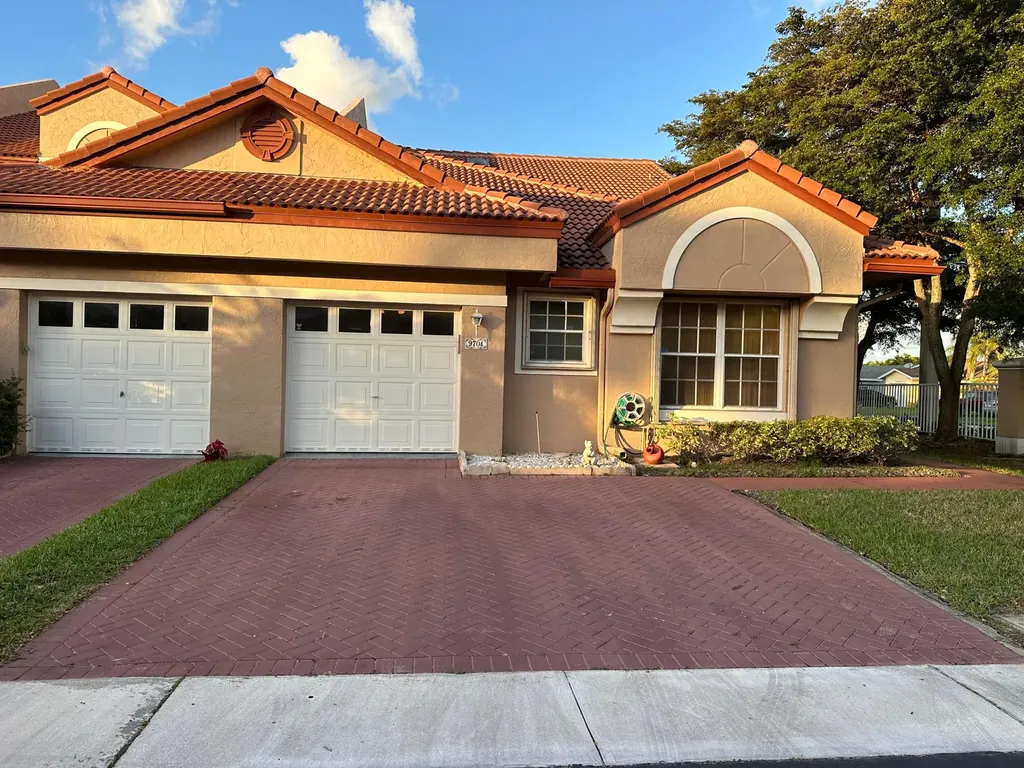9704 Malvern Drive Tamarac FL 33321