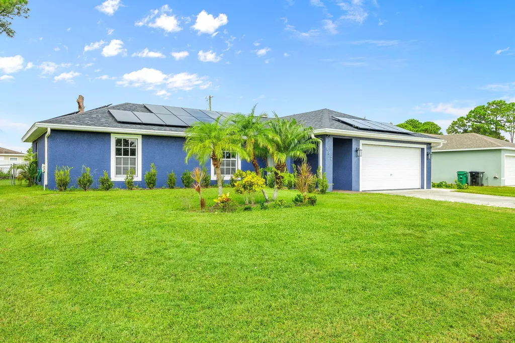 462 NE Mainsail Street Port St Lucie FL 34983