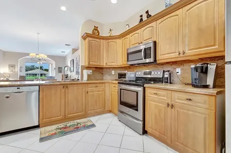 10725 Royal Caribbean Circle Boynton Beach FL 33437