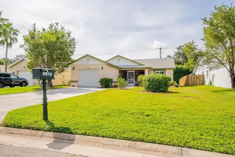 6919 Beacon Hollow Turn Boynton Beach FL 33437