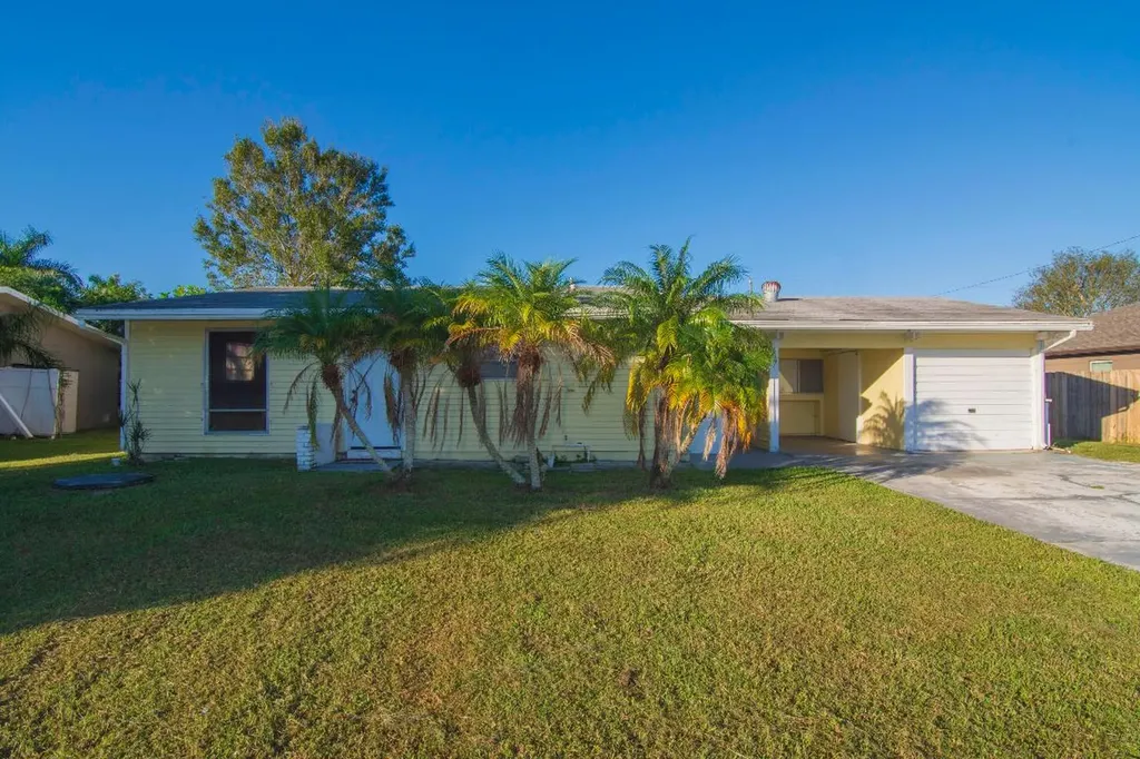 458 SE Asbury Lane Port St Lucie FL 34983