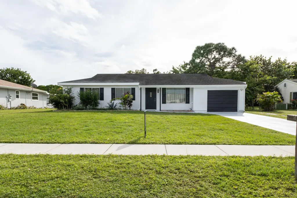 650 SW Belmont Circle Port St Lucie FL 34953