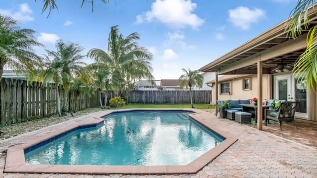 11830 NW 39th Street Sunrise FL 33323