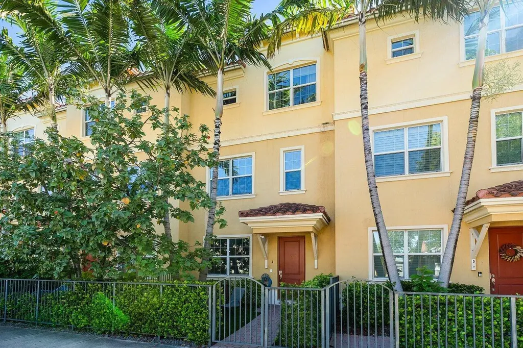220 S Federal Highway Lake Worth Beach FL 33460