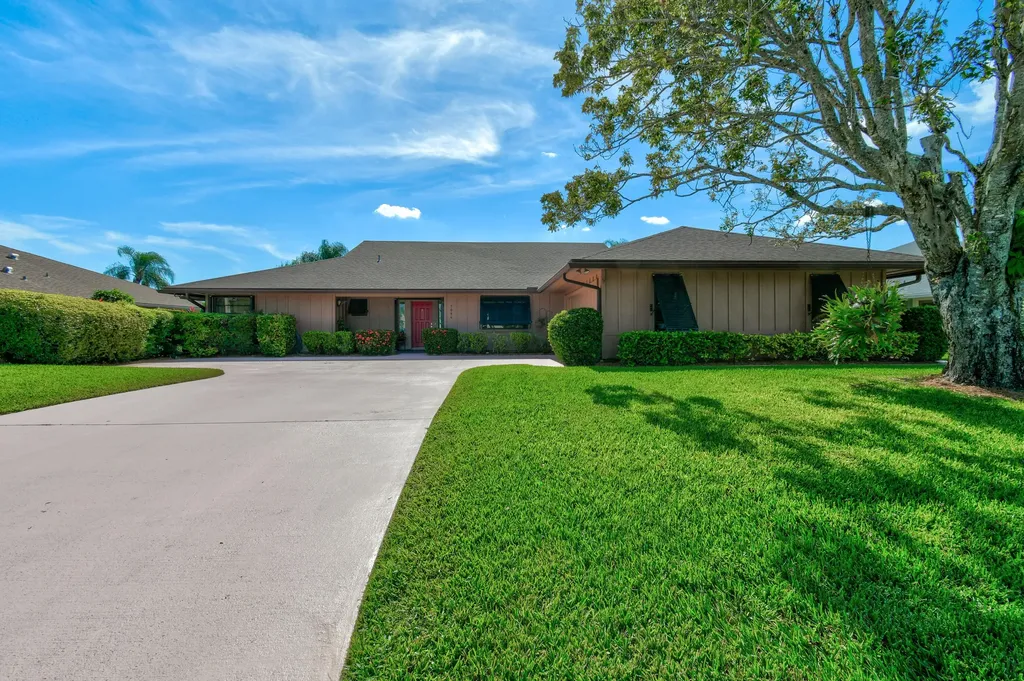7094 SE Bunker Hill Drive Hobe Sound FL 33455