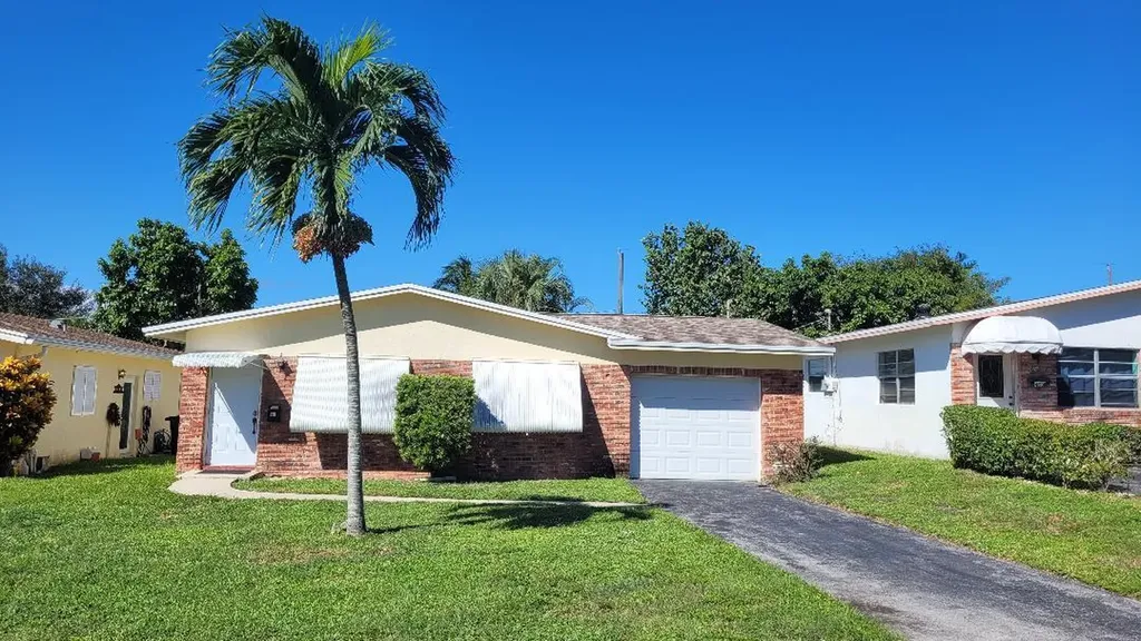 461 SW 1st Street Boca Raton FL 33432