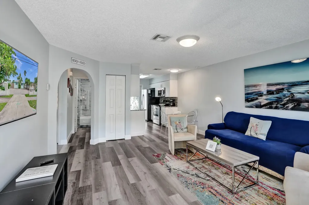 617 NE 3rd Avenue Delray Beach FL 33444
