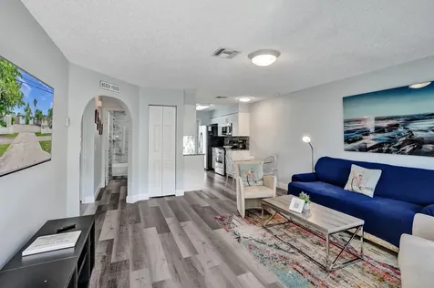 617 NE 3rd Avenue Delray Beach FL 33444