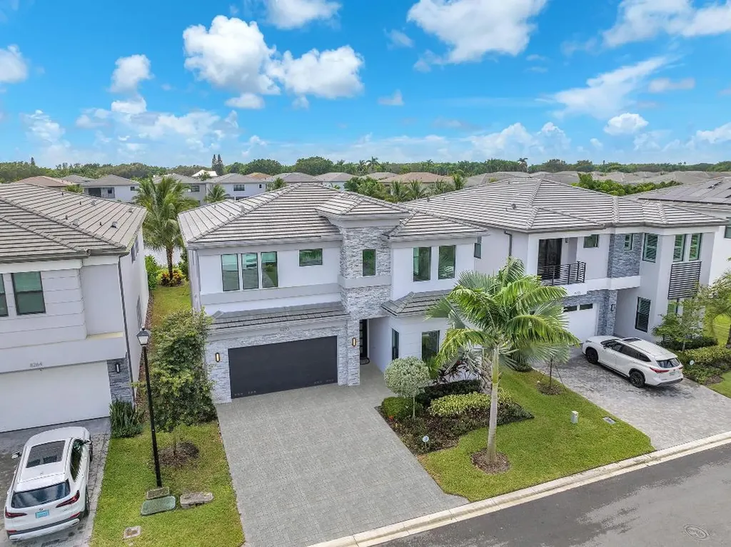 8270 Oceanus Drive Boca Raton FL 33496