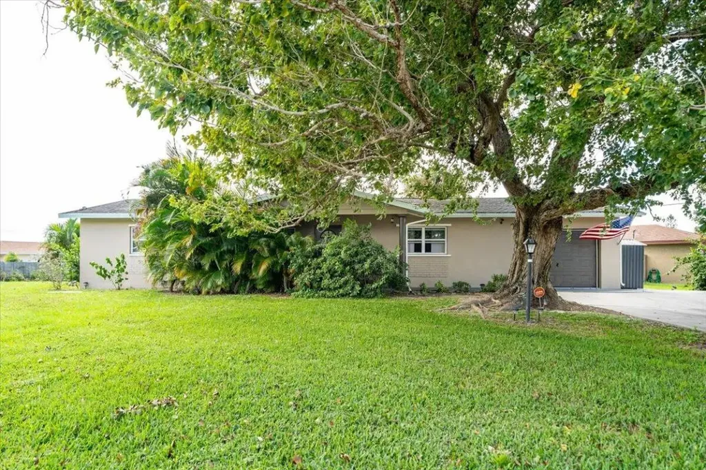 304 NW Kilpatrick Avenue Port St Lucie FL 34983