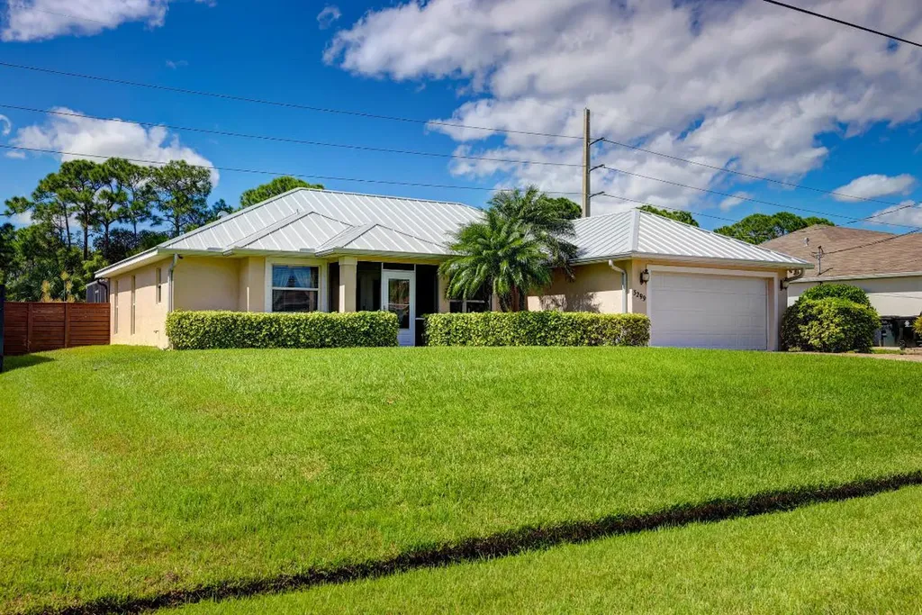 3299 SE Quay Street Port St Lucie FL 34984