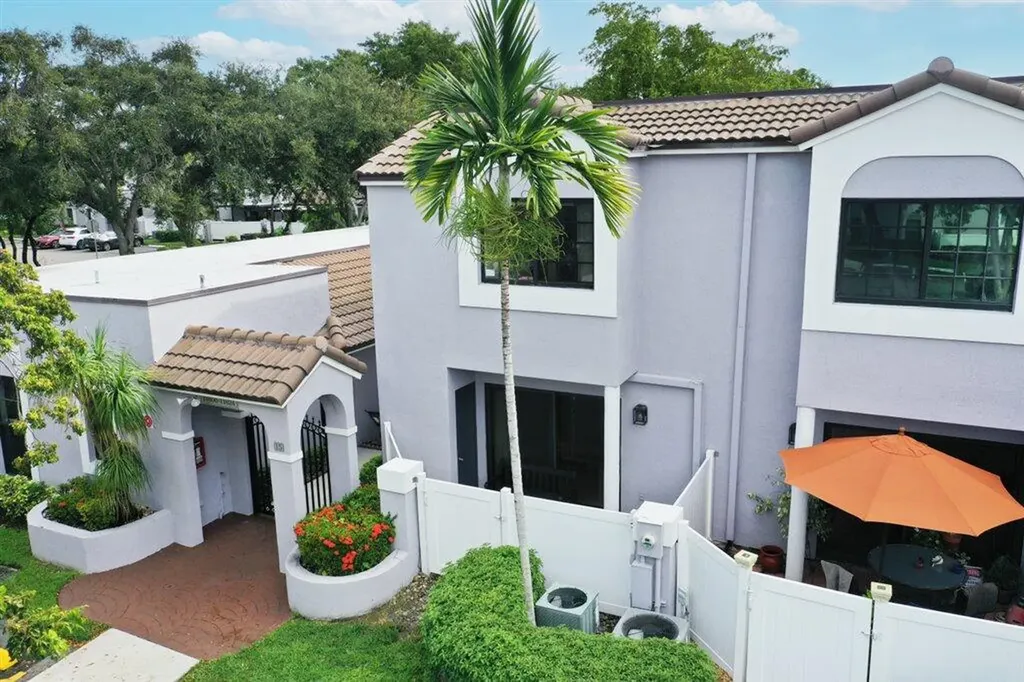 11612 NW 11th Street Pembroke Pines FL 33026