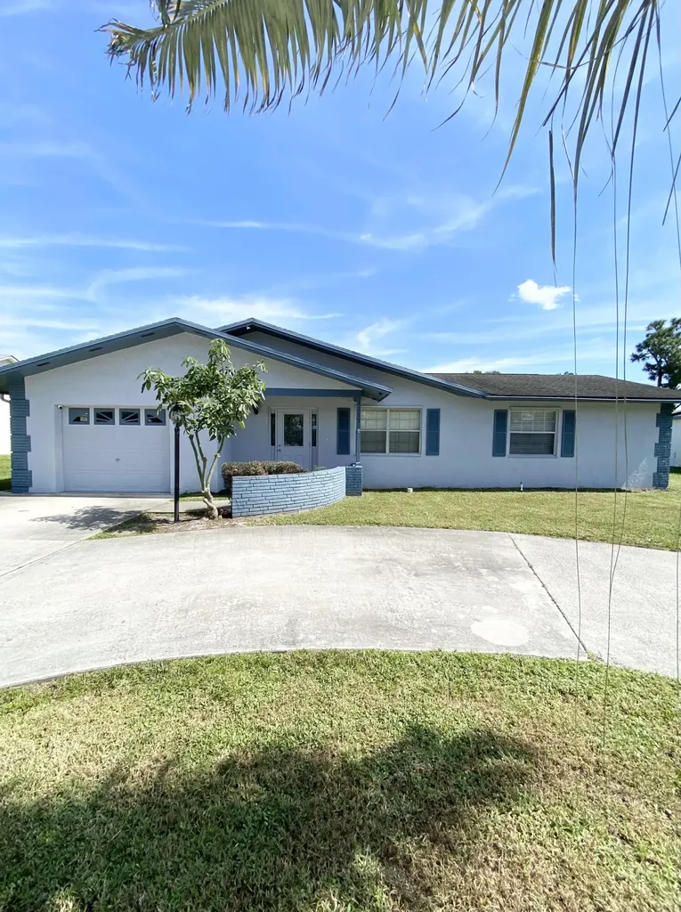 1117 SE Airoso Boulevard Port St Lucie FL 34983