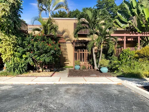 1590 W Golfview Drive Pembroke Pines FL 33026