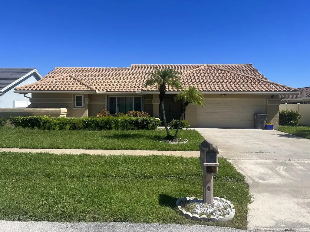 6039 Sunberry Circle Boynton Beach FL 33437