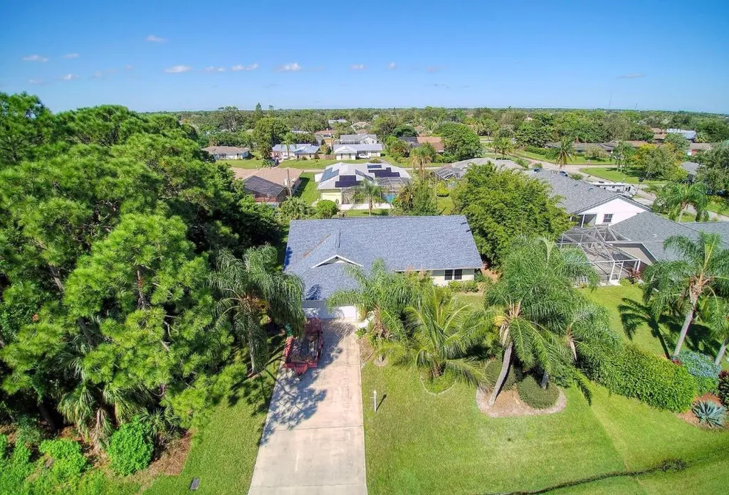 741 SE Celtic Avenue Port St Lucie FL 34983