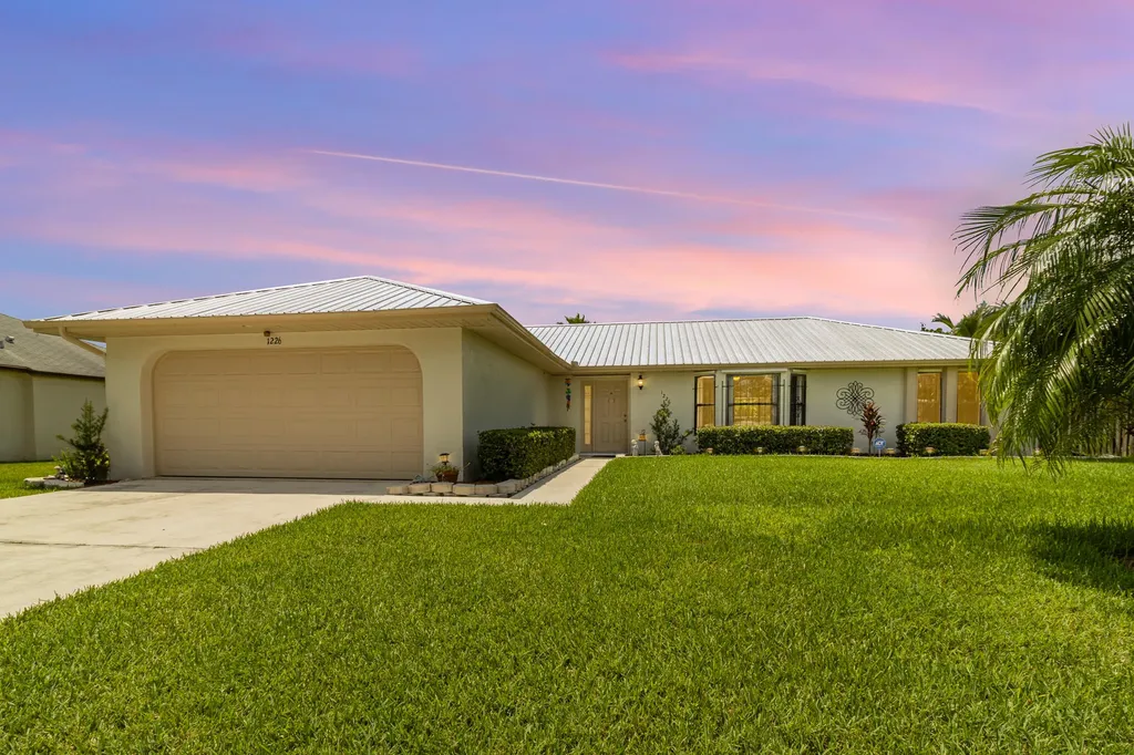 1226 SW Dalton Avenue Port St Lucie FL 34953