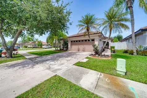 520 SW 176th Avenue Pembroke Pines FL 33029