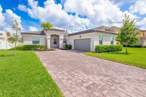 7512 NW Greenspring Street Port St Lucie FL 34987
