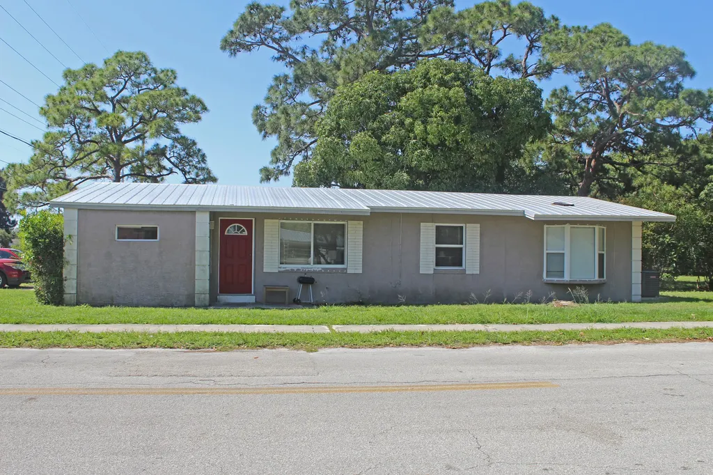 1413 N 21st Street Fort Pierce FL 34950