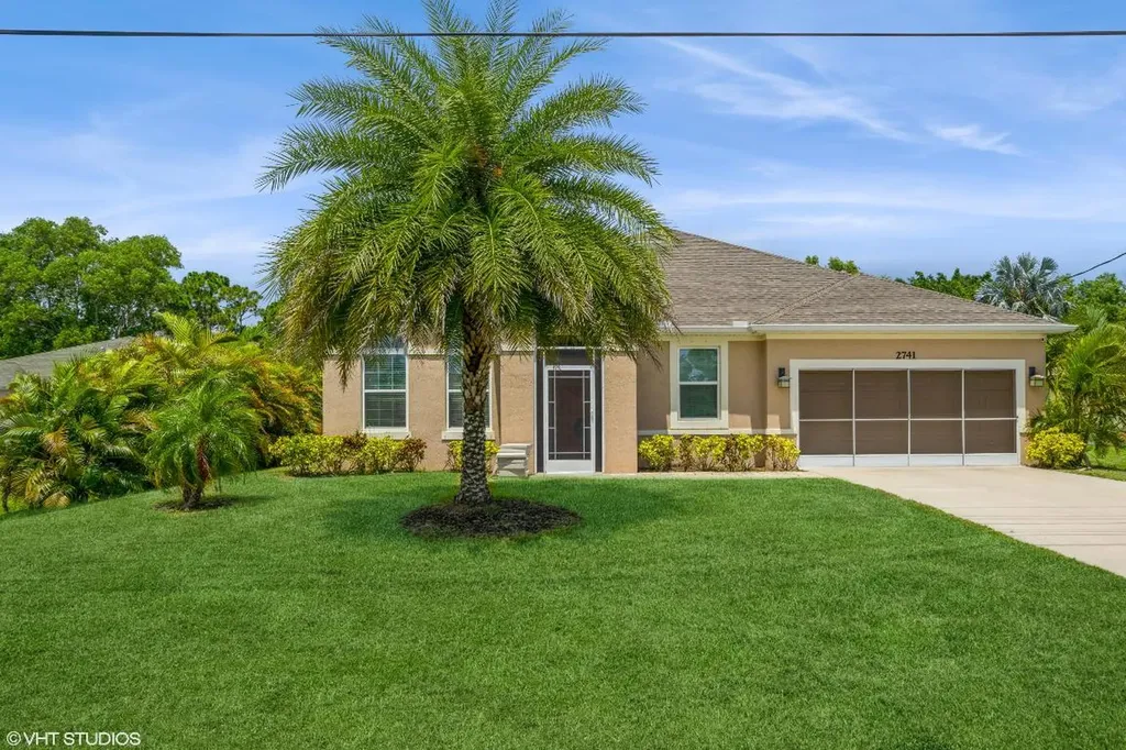 2741 SE Grand Drive Port St Lucie FL 34952