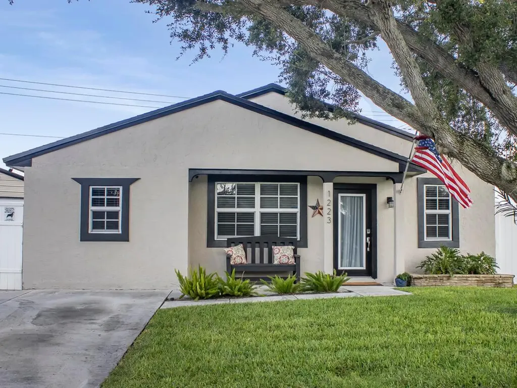 1223 Moonlight Way Royal Palm Beach FL 33411