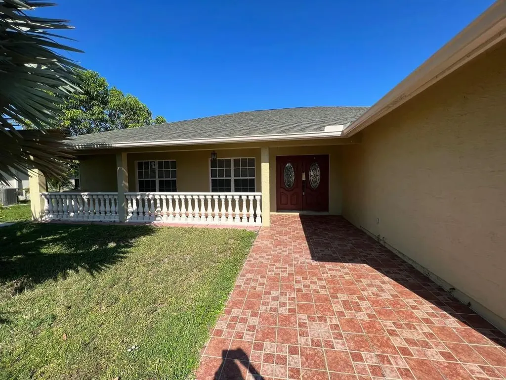 1942 SW Lennox Street Port St Lucie FL 34953