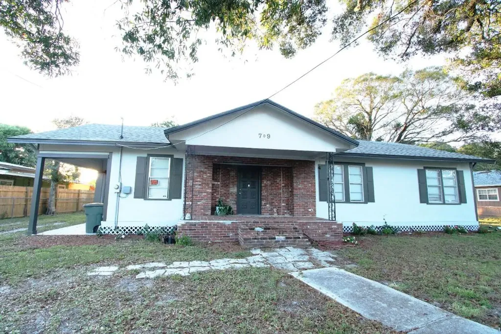 709 S 23rd Street Fort Pierce FL 34950