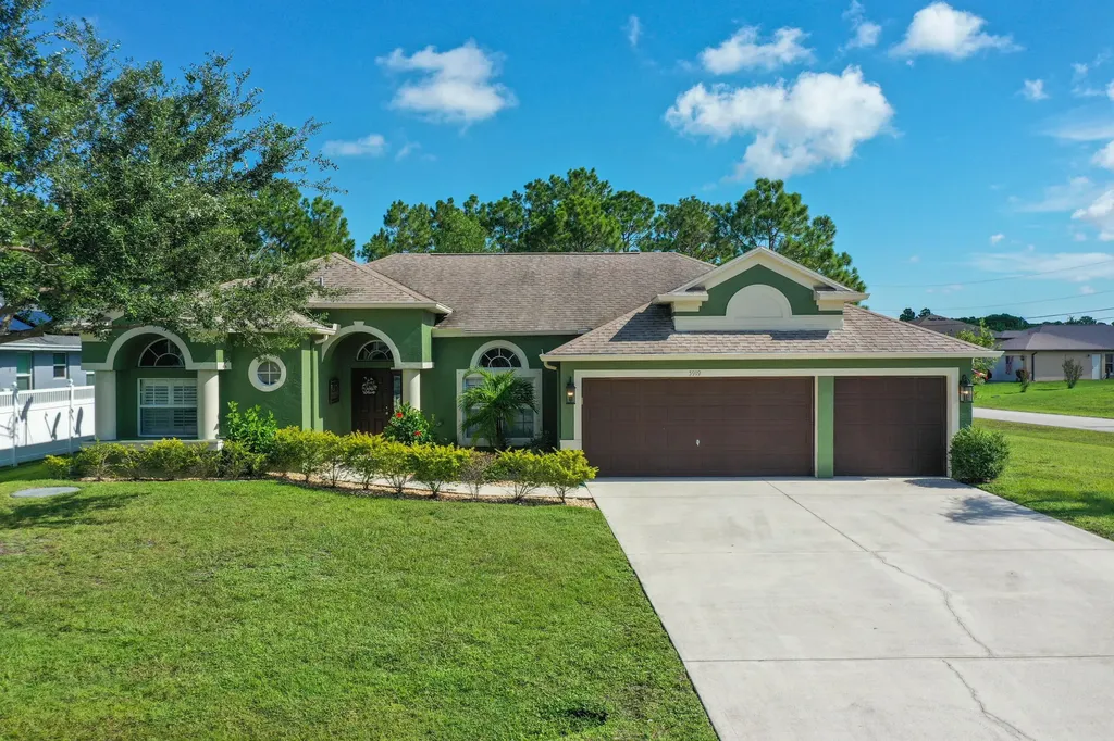 5919 NW Favian Avenue Port St Lucie FL 34986