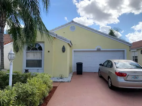 202 Wedgewood Circle Greenacres FL 33463