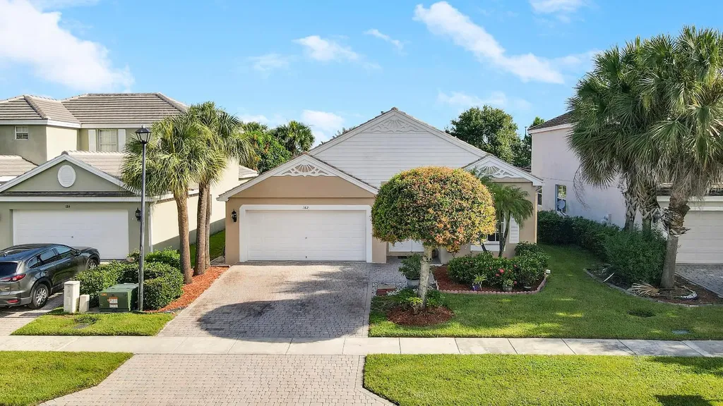 182 Kensington Way Royal Palm Beach FL 33414