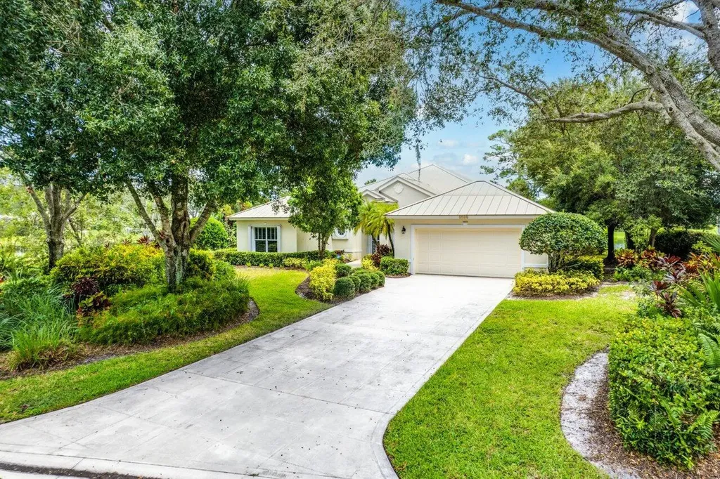 5946 SE Forest Glade Trail Hobe Sound FL 33455