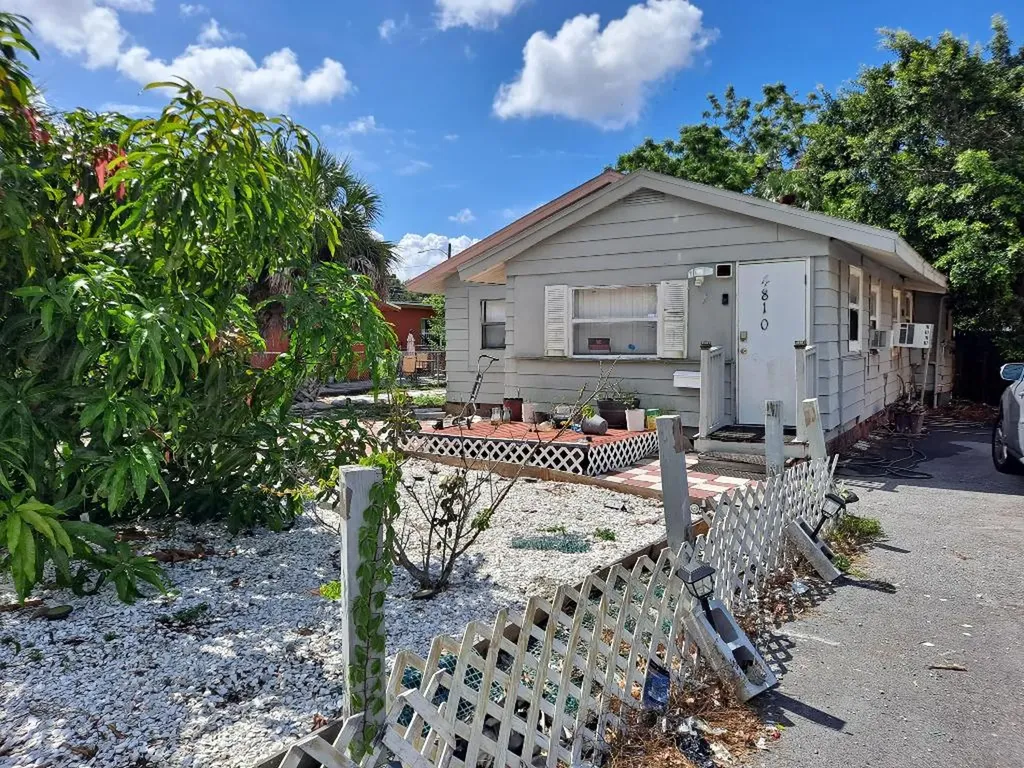 4810 14th Avenue S St. Petersburg FL 33711