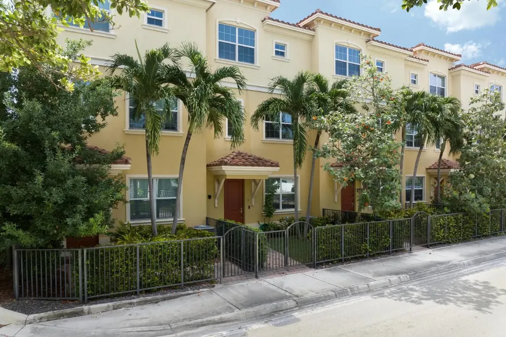 224 S Federal Highway Lake Worth Beach FL 33460