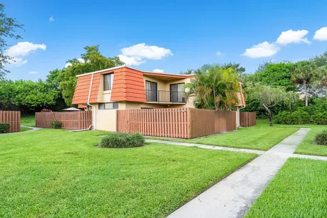 23106 Oxford Place Boca Raton FL 33433