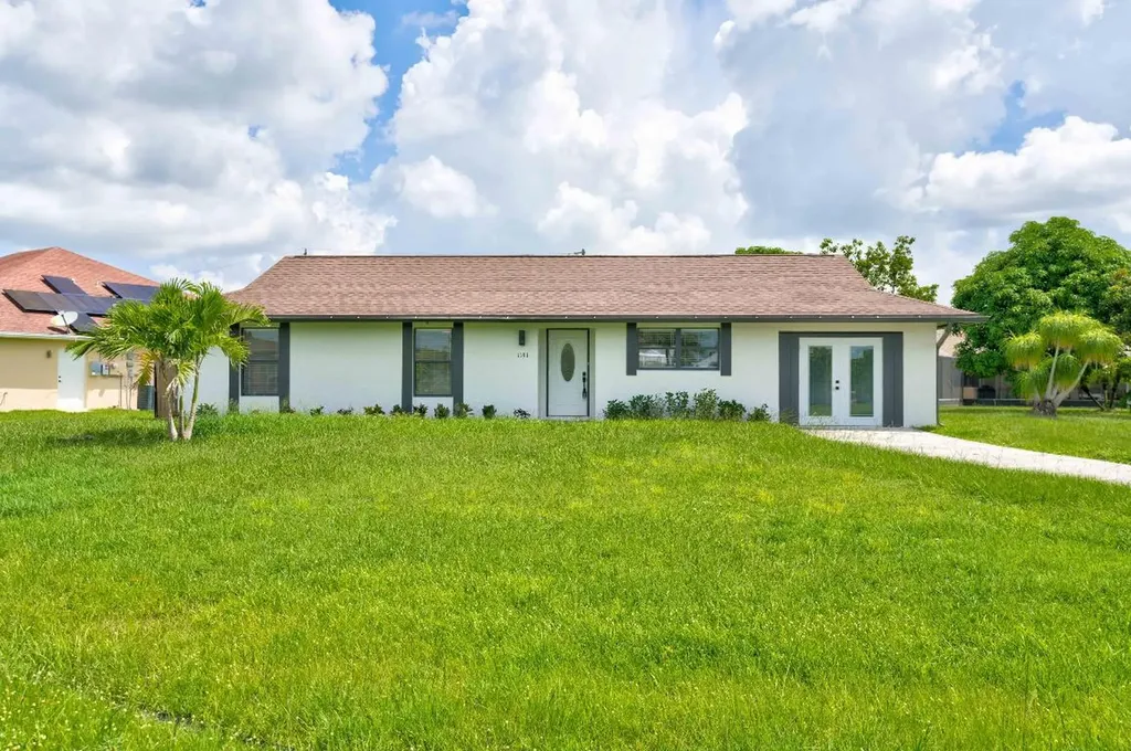 1191 SW Lawndale Avenue Port St Lucie FL 34953