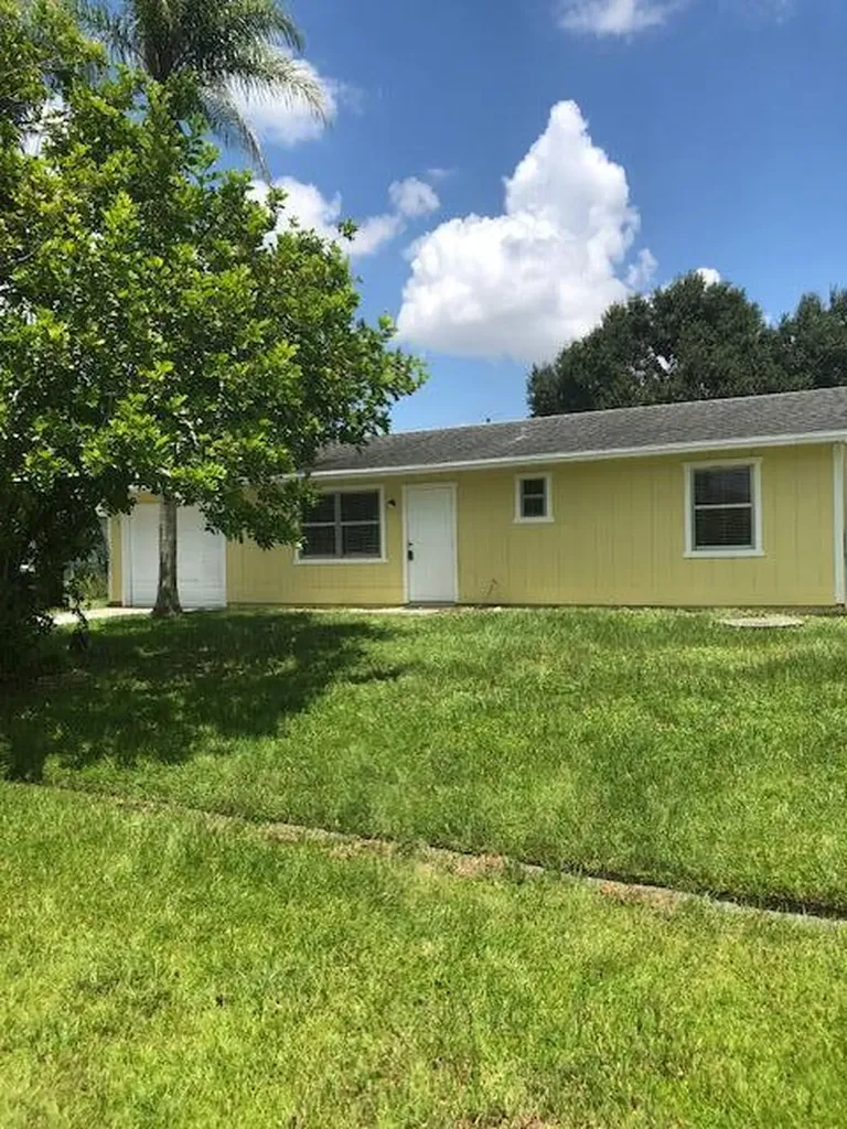 1125 SW Colorado Avenue Port St Lucie FL 34953