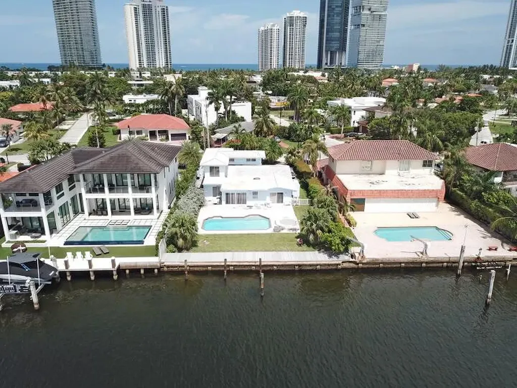 18910 N Bay Road Sunny Isles Beach FL 33160