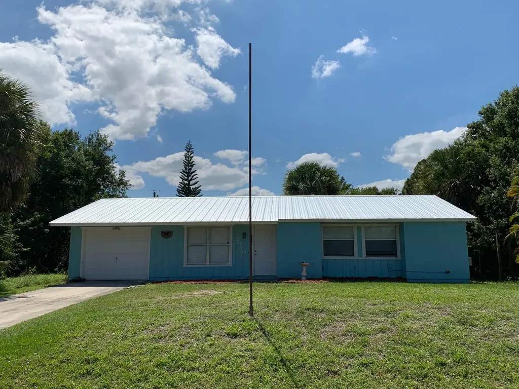 2010 SW Beauregard Street Port St Lucie FL 34953