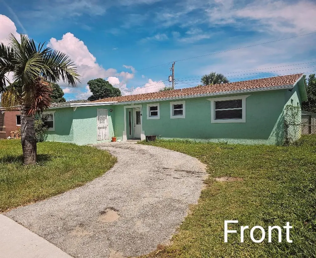 1142 W 23rd Street Riviera Beach FL 33404