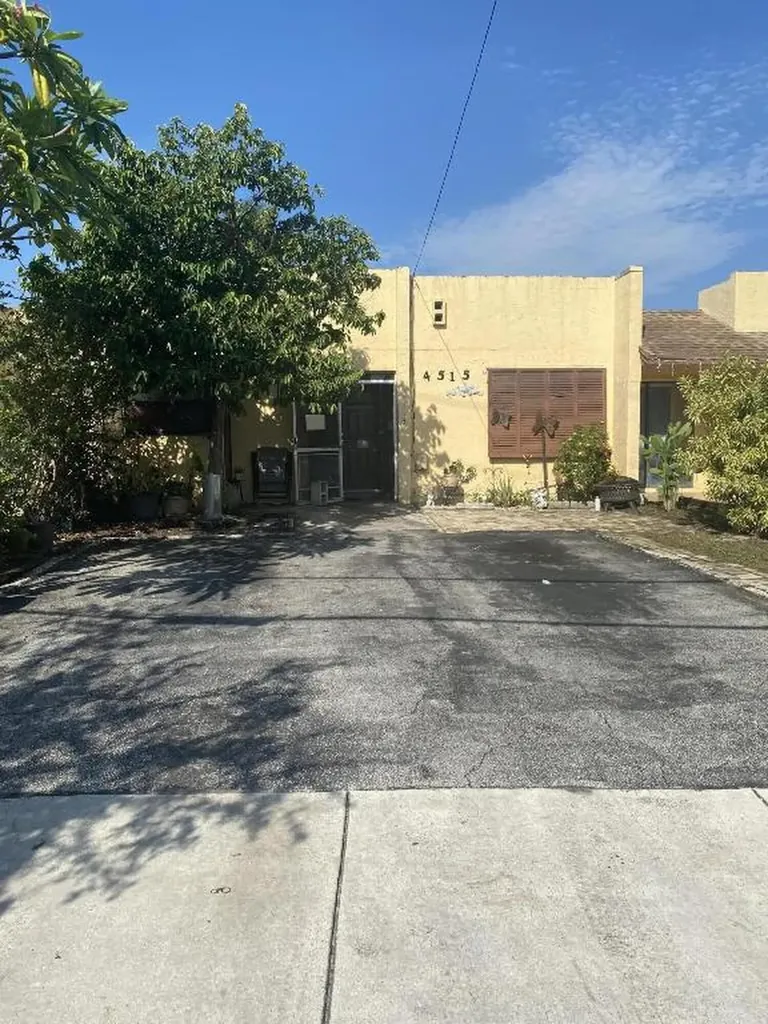 4515 NW 3rd Avenue Deerfield Beach FL 33064
