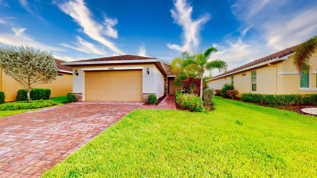 10242 SW Fernwood Avenue Port St Lucie FL 34987
