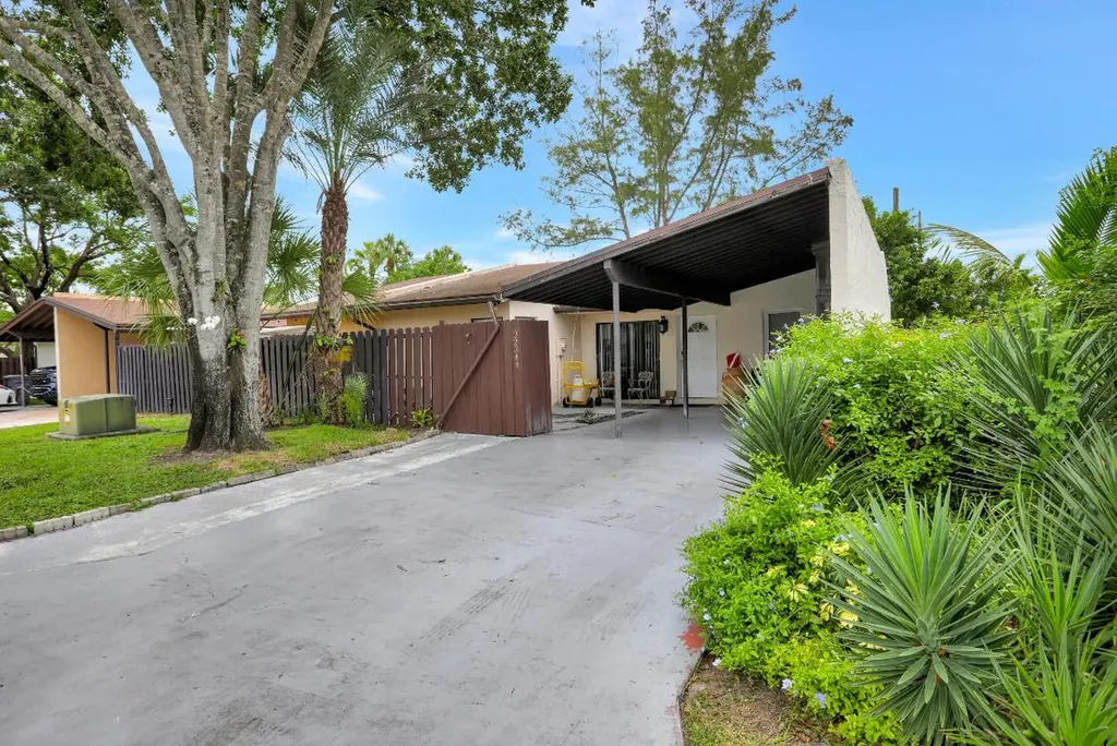 22344 Palomita Drive Boca Raton FL 33428